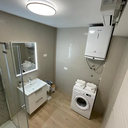 Karmen Apartment